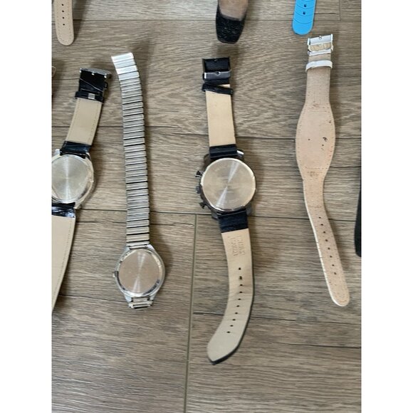 Watch Lot Of 25 Watches Womens Mens For Parts Or Repair Only Not Working AS IS main image 7